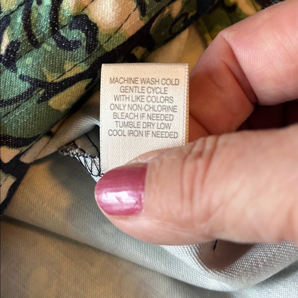 Like new condition. Beautiful Colors, Patterned Jacket - Picture 7 of 8